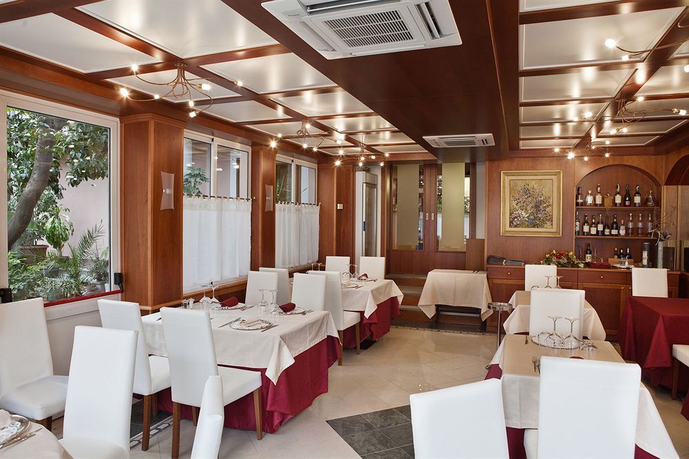 Hotel Baia Blu Алассио Экстерьер фото